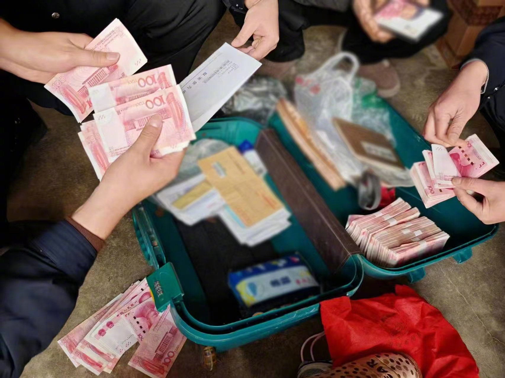 最新带现金几十万能过安检方法分析(最方便真实的文山携带现金过安检有具体规定吗方法)